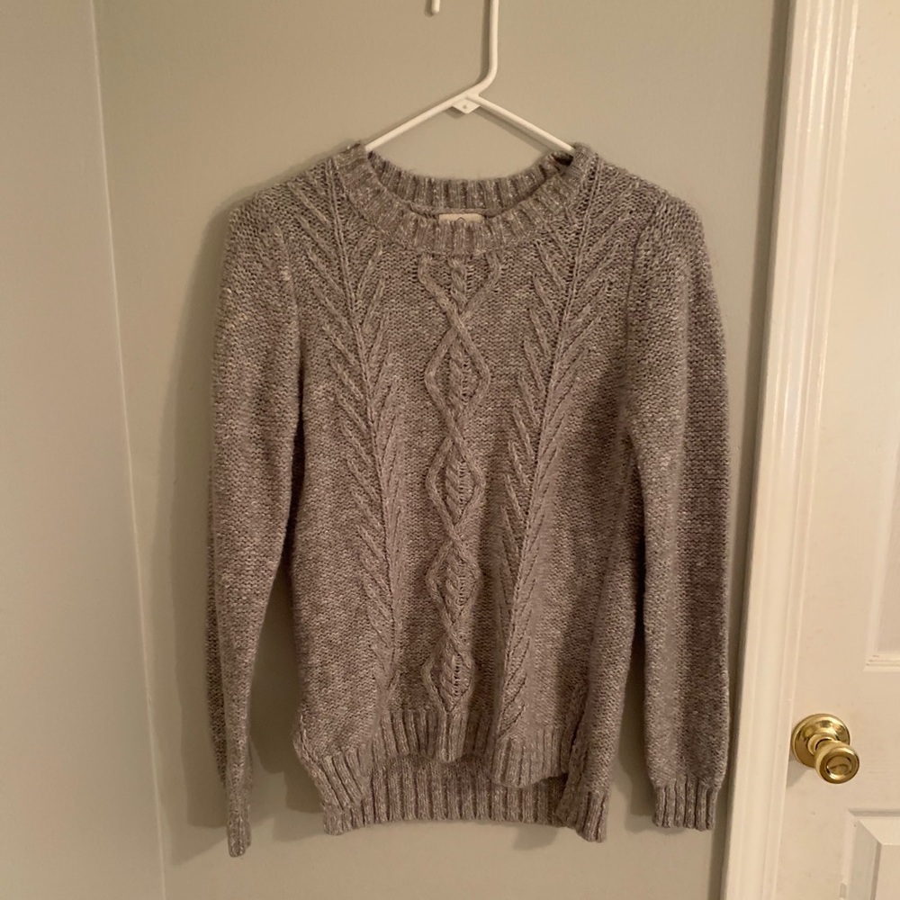 grey knit sweater